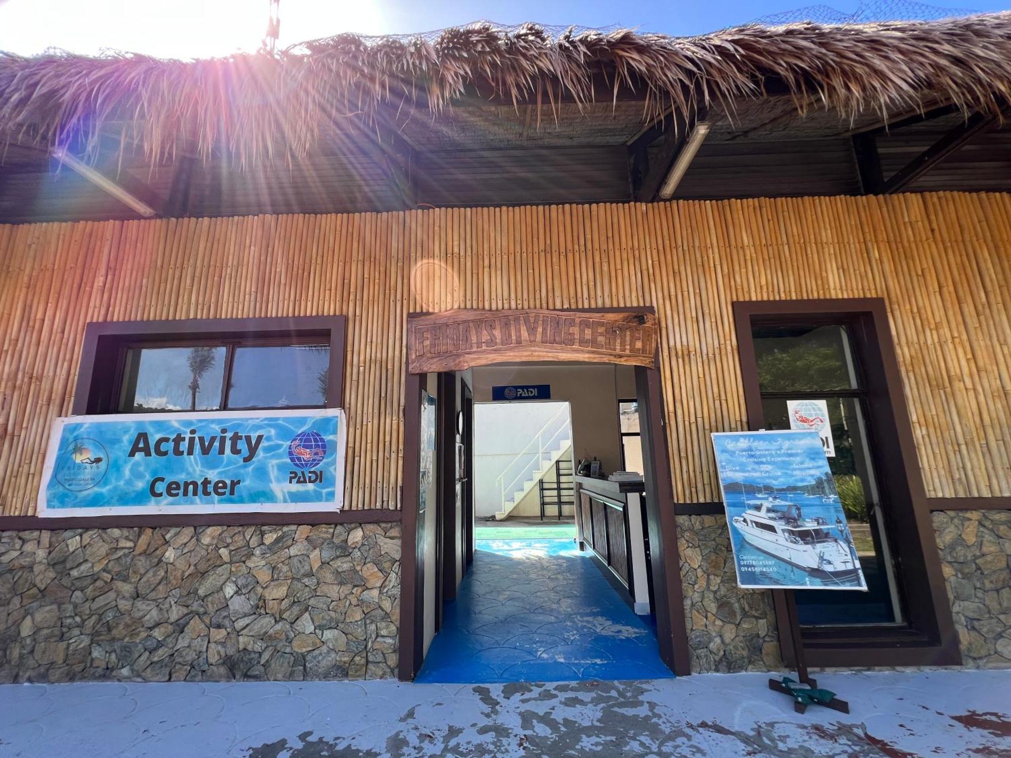 Fridays Puerto Galera Hotel Exterior foto