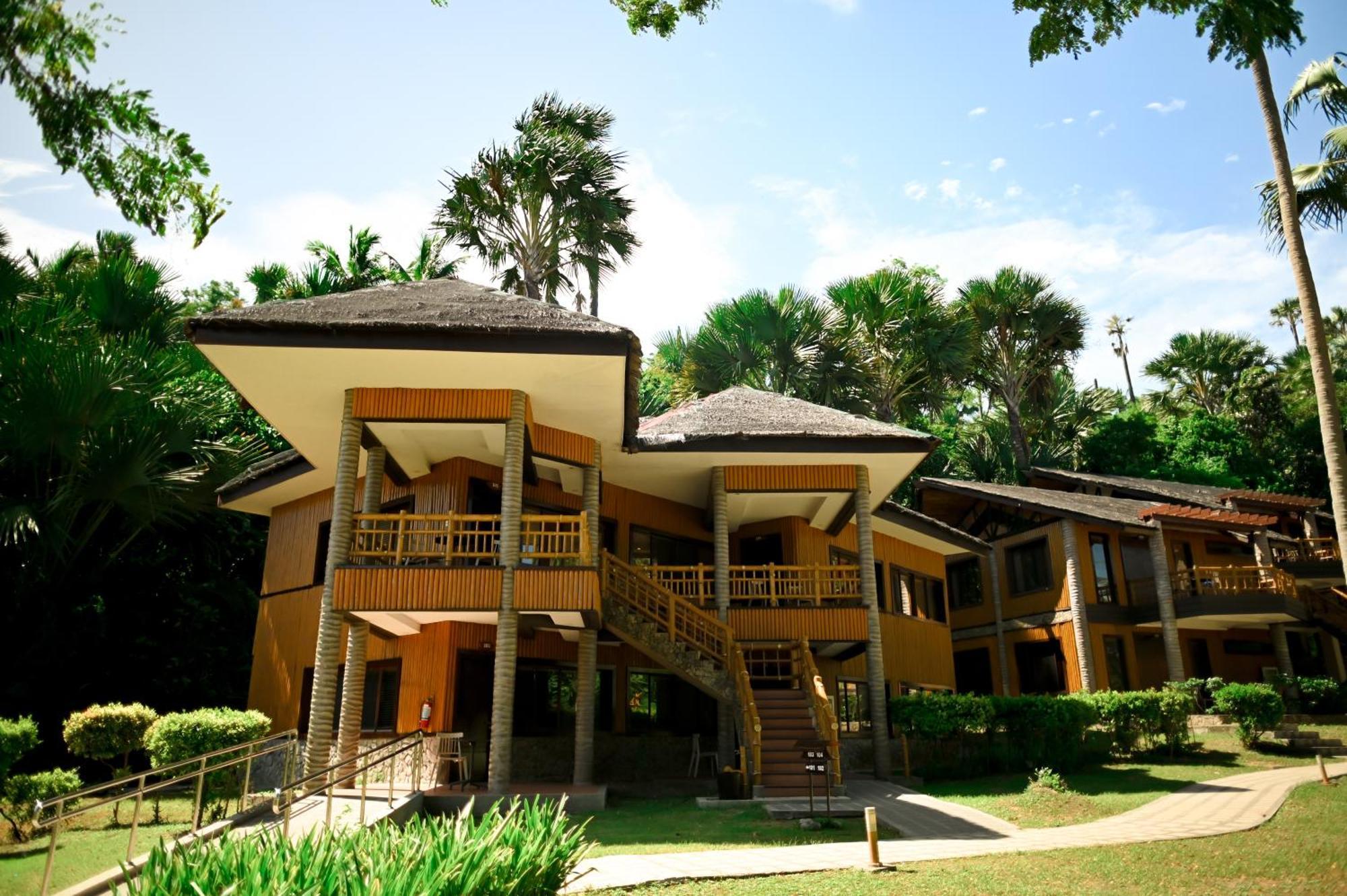 Fridays Puerto Galera Hotel Exterior foto